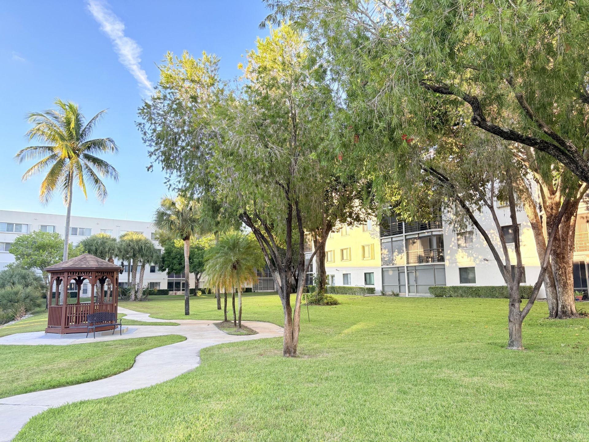 3138 Via Poinciana, Unit 306, Lake Worth, FL 33467 Photo