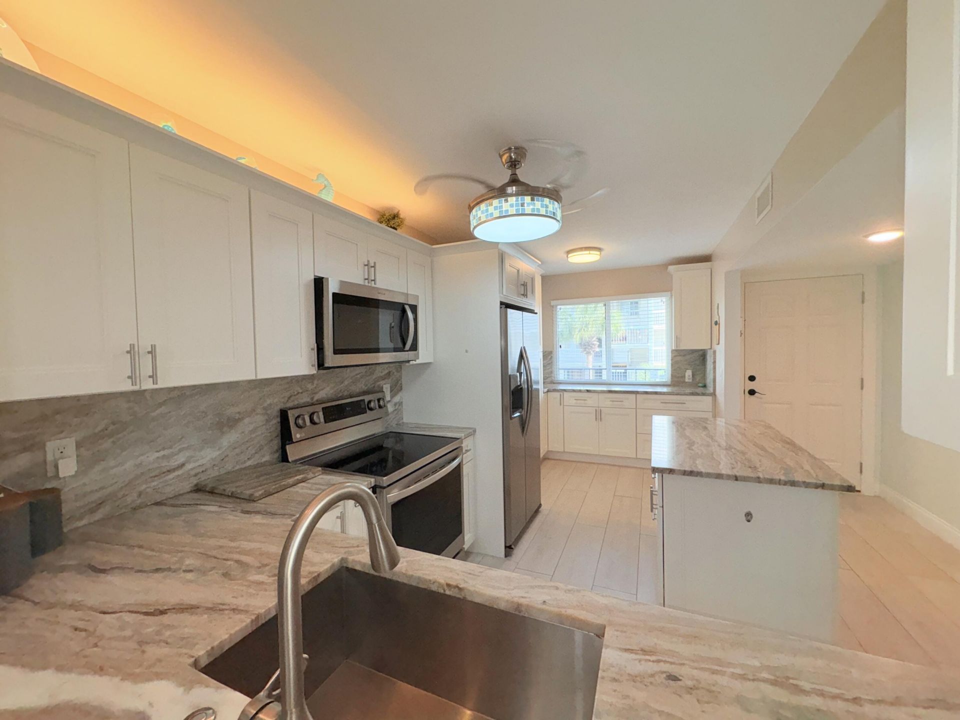 3138 Via Poinciana, Unit 306, Lake Worth, FL 33467 Photo