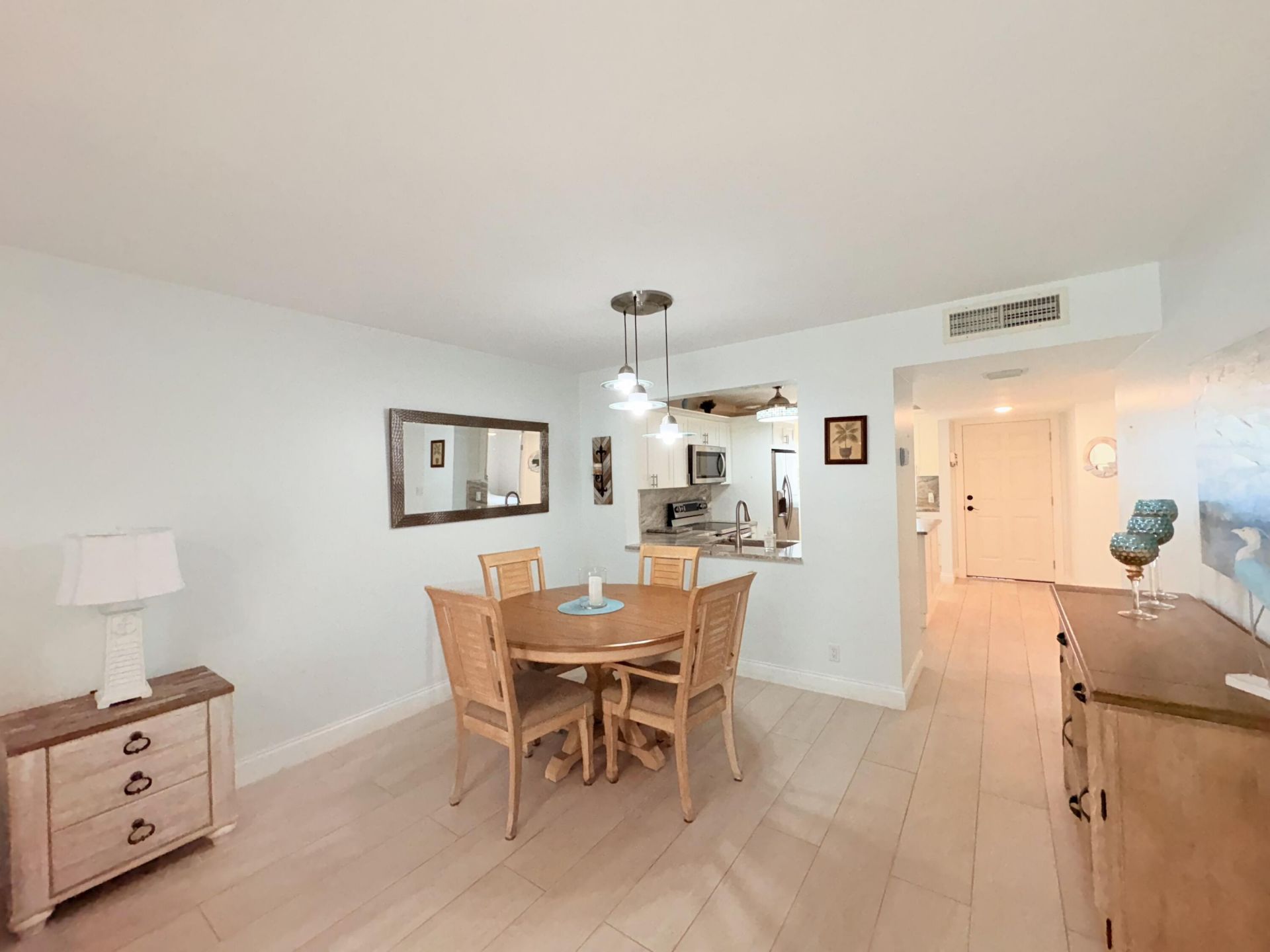 3138 Via Poinciana, Unit 306, Lake Worth, FL 33467 Photo