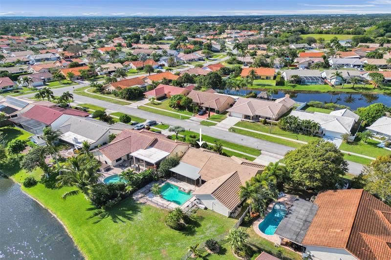 9215 Sun Pointe Dr, Boynton Beach, FL 33437 Main Photo