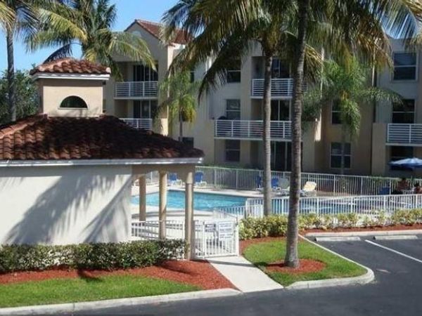 2731 Ocean Club Blvd, Unit 107, Hollywood, FL 33019