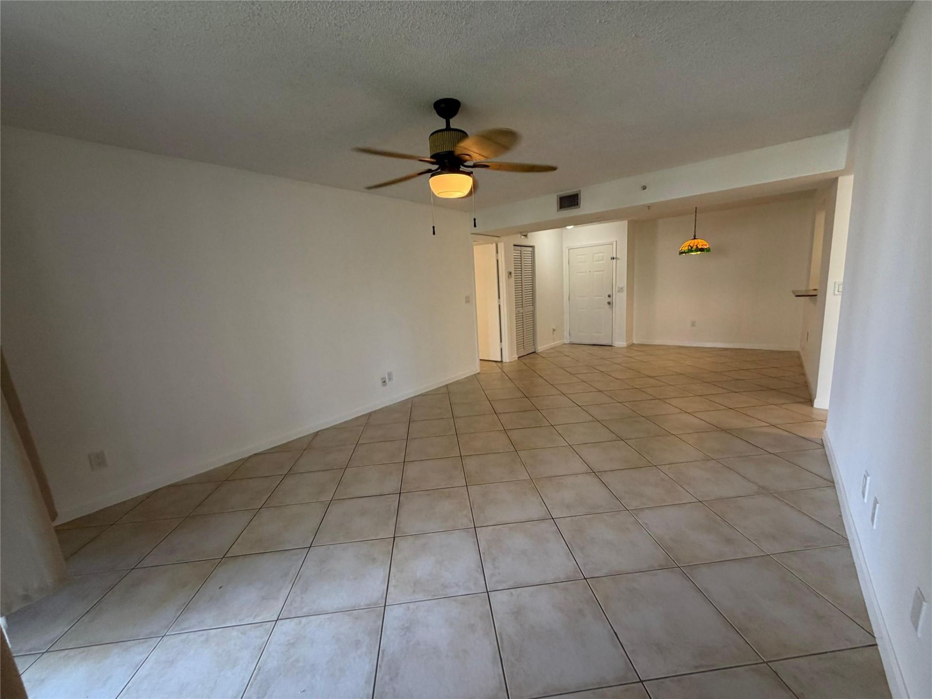 2731 Ocean Club Boulevard, Unit 107, Hollywood, FL 33019 Photo