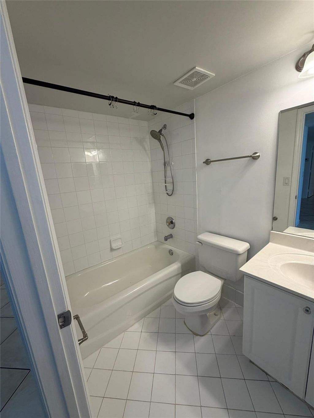 2731 Ocean Club Boulevard, Unit 107, Hollywood, FL 33019 Photo