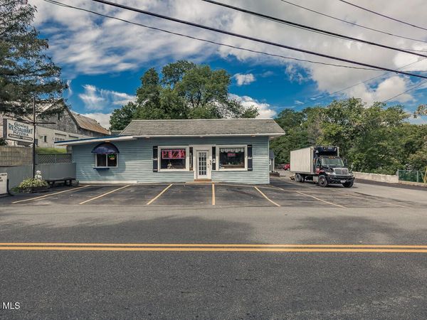 1 William Street, Hagaman, NY 12086