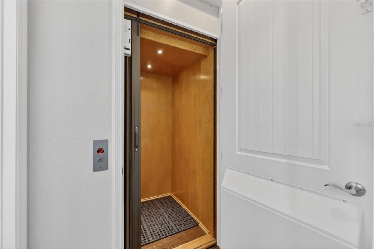 230 Sapphire Lake Drive, Unit 201, Bradenton, FL 34209 Photo