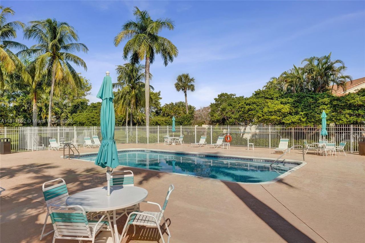 648 W Palm Aire Dr, Pompano Beach, FL 33069 Photo