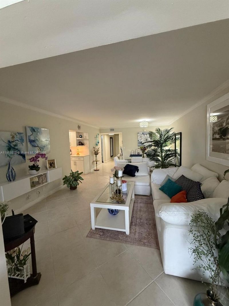 8715 Shadow Wood Blvd, Unit 211, Coral Springs, FL 33071 Photo