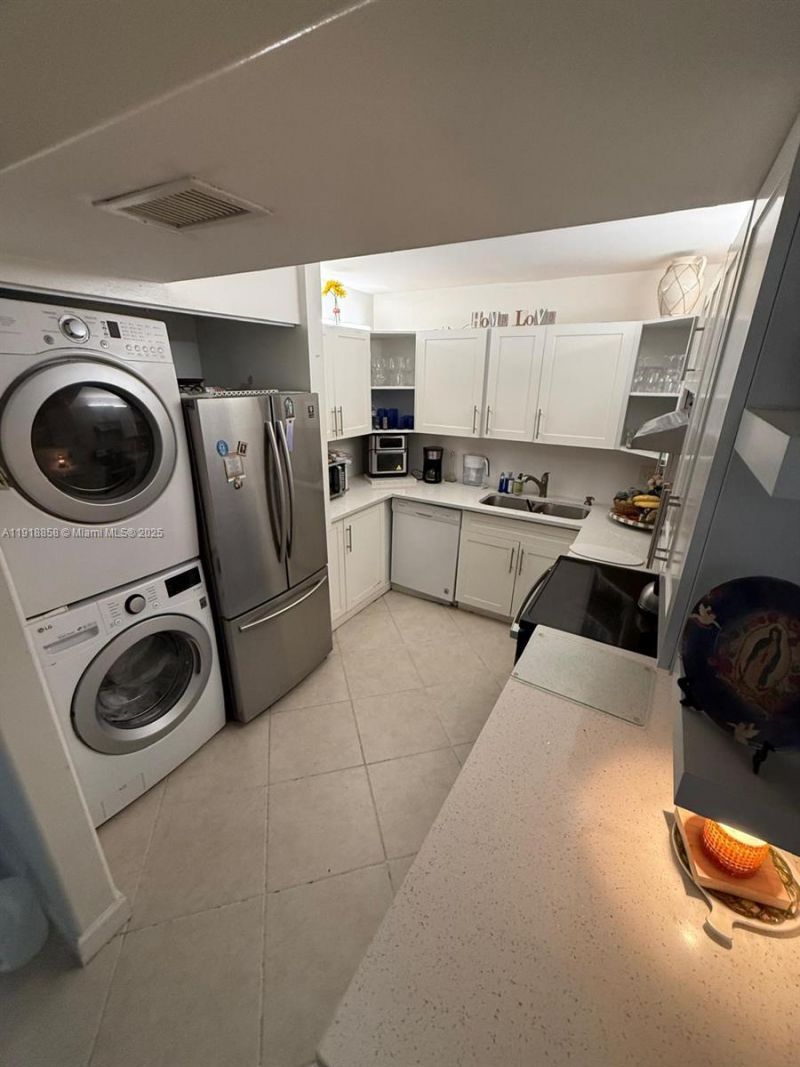 8715 Shadow Wood Blvd, Unit 211, Coral Springs, FL 33071 Photo