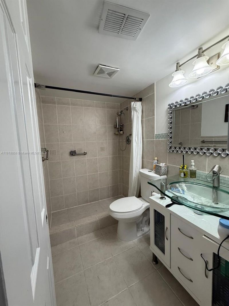 8715 Shadow Wood Blvd, Unit 211, Coral Springs, FL 33071 Photo