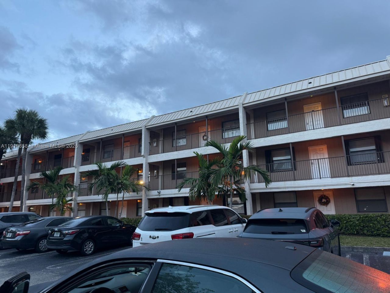 8715 Shadow Wood Blvd, Unit 211, Coral Springs, FL 33071 Photo