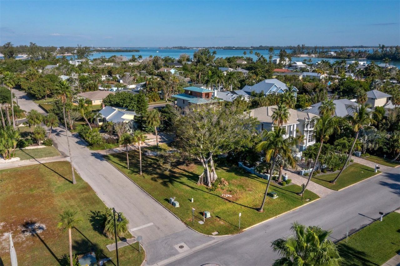 641 Broadway Street, Longboat Key, FL 34228 Photo