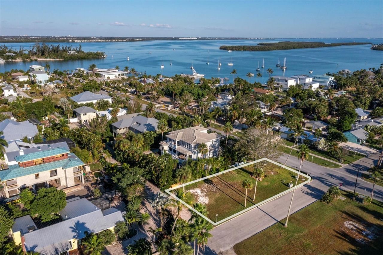 641 Broadway Street, Longboat Key, FL 34228 Photo