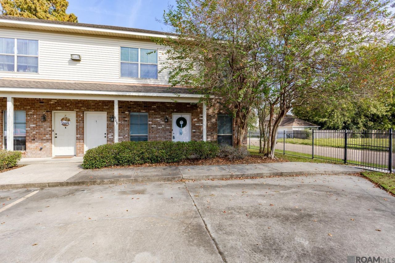 808 Meadow Bend Dr, Unit #F, Baton Rouge, LA 70820 Main Photo