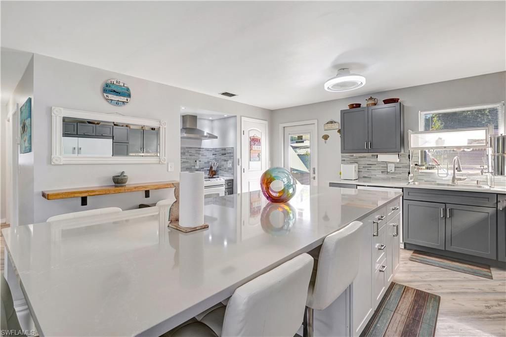 5887 Kingfish Rd, Bokeelia, FL 33922 Photo