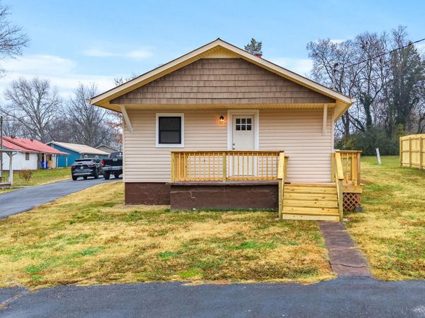 402 Pine Street, Madisonville, TN 37354