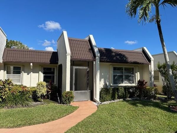 109 Lake Susan Drive, West Palm Beach, FL 33411