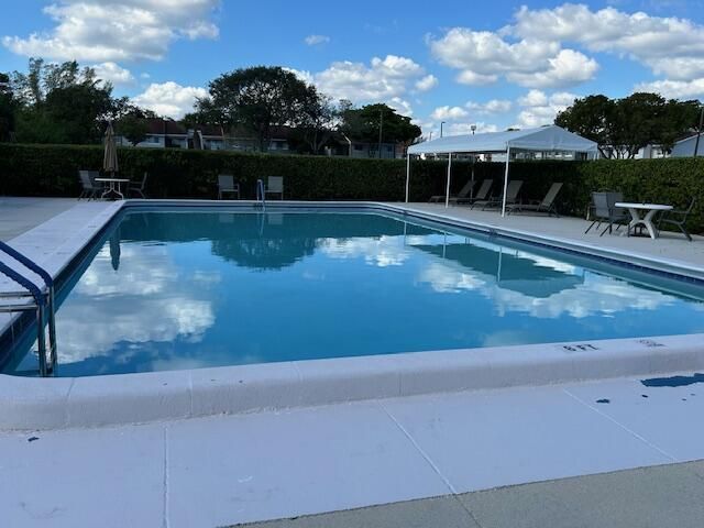 109 Lake Susan Drive, West Palm Beach, FL 33411 Photo