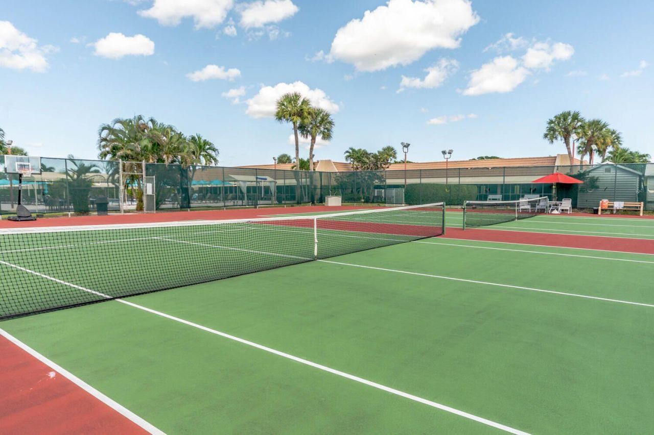 109 Lake Susan Drive, West Palm Beach, FL 33411 Photo