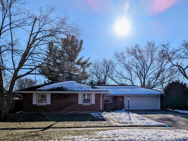 2220 Mayflower Street, Aurora, IL 60506