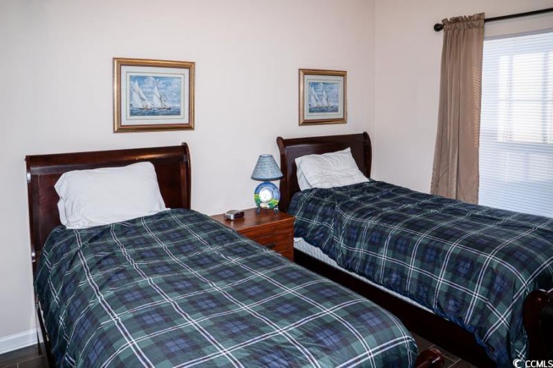 4431 Montrose Ln. Photo 11