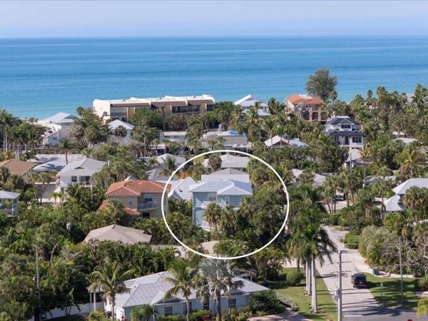 201 57TH STREET, HOLMES BEACH, FL 34217