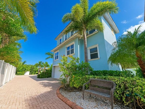 201 57TH STREET, HOLMES BEACH, FL 34217