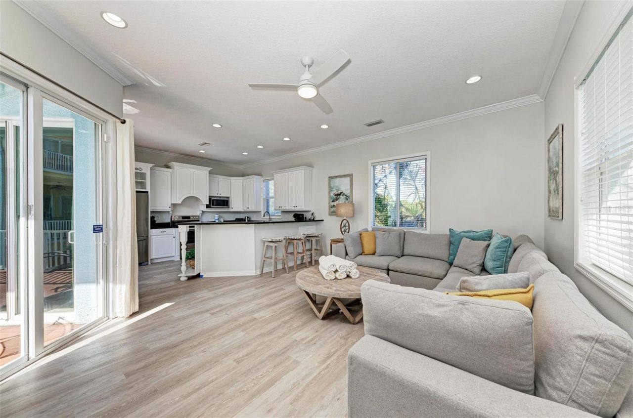 201 57th Street, Holmes Beach, FL 34217 Photo