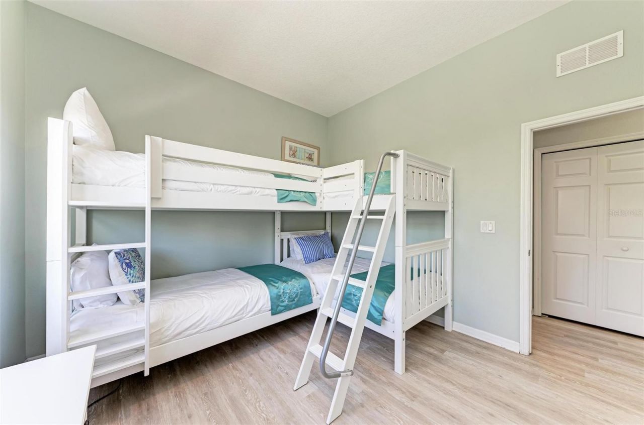 201 57th Street, Holmes Beach, FL 34217 Photo