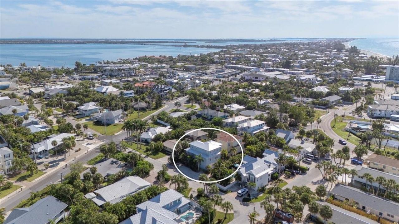 201 57th Street, Holmes Beach, FL 34217 Photo