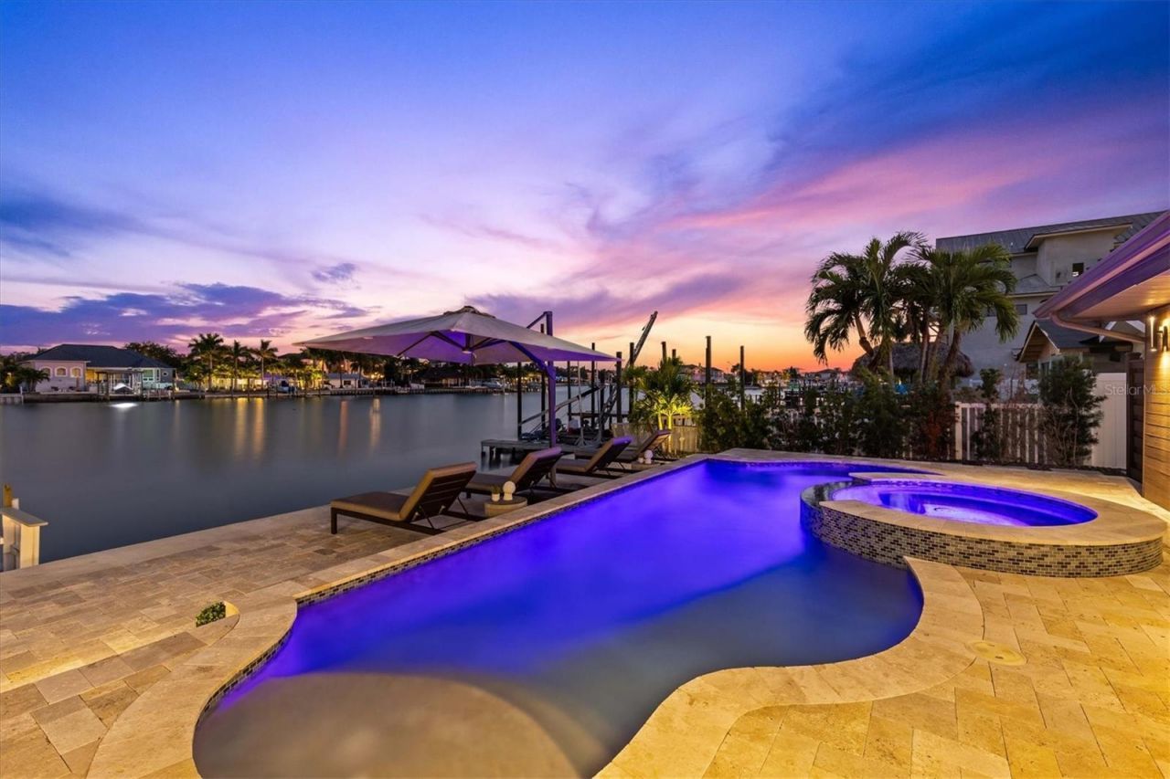 215 Driftwood Lane, Largo, FL 33770 Photo