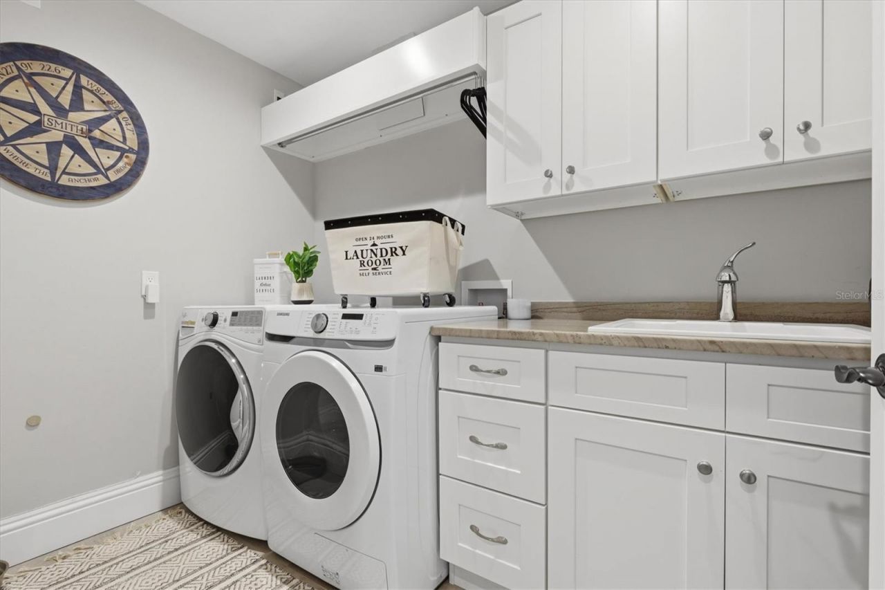 215 Driftwood Lane, Largo, FL 33770 Photo