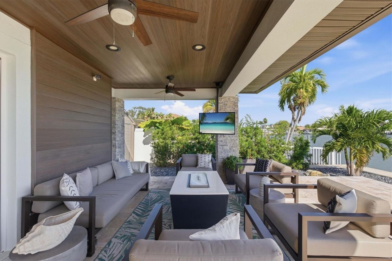 215 Driftwood Lane, Largo, FL 33770 Photo