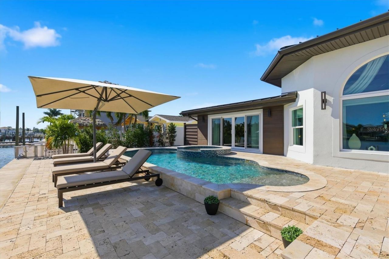 215 Driftwood Lane, Largo, FL 33770 Photo