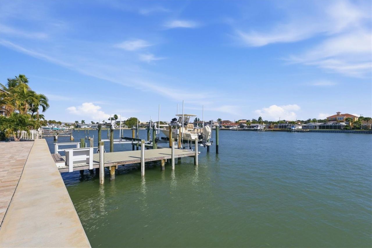 215 Driftwood Lane, Largo, FL 33770 Photo