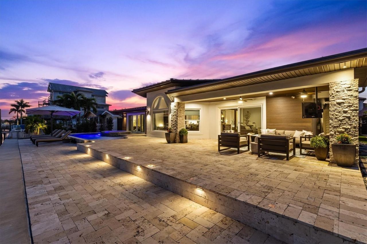 215 Driftwood Lane, Largo, FL 33770 Photo