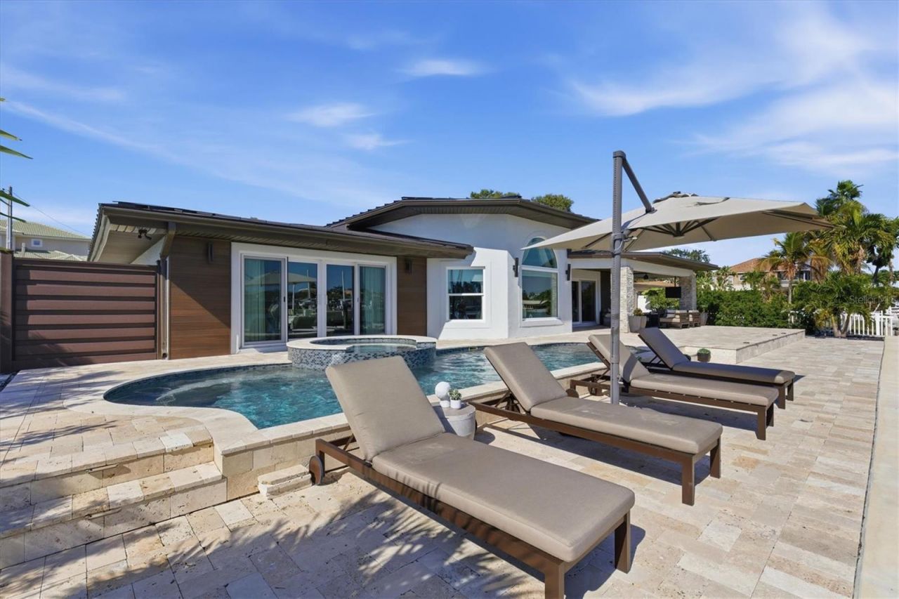 215 Driftwood Lane, Largo, FL 33770 Photo