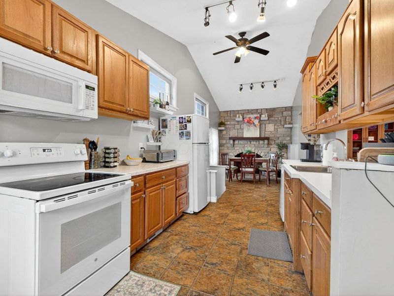 17 E Oak Street, Canal Winchester, OH 43110 Photo 29