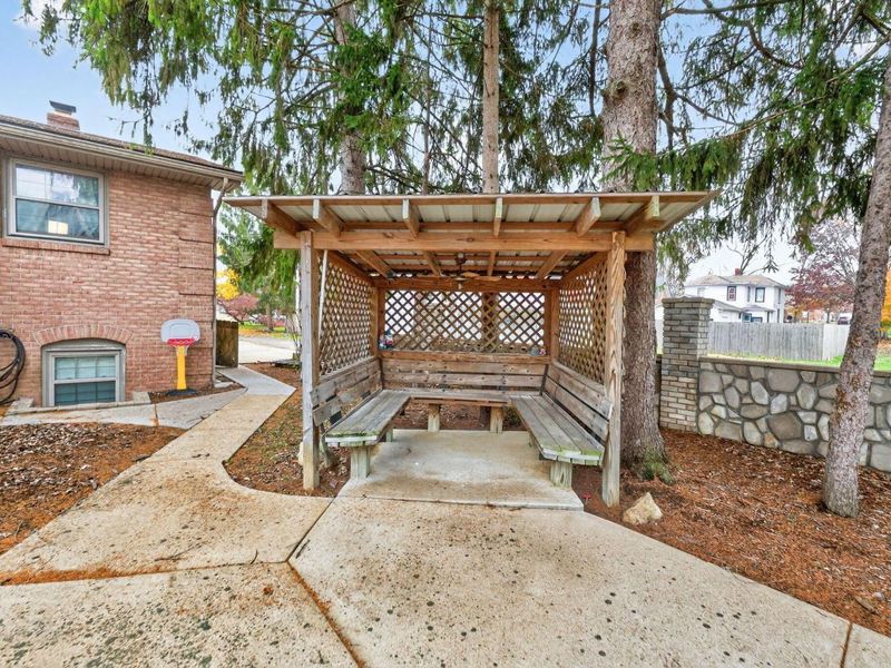 17 E Oak Street, Canal Winchester, OH 43110 Photo 7