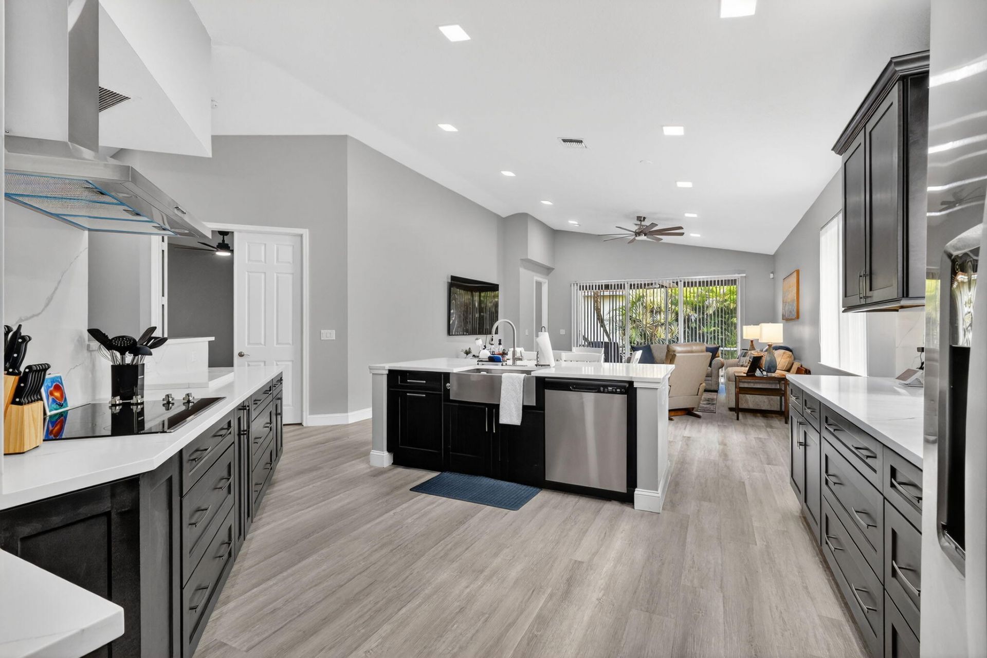 8070 Bellafiore Way, Boynton Beach, FL 33472 Photo