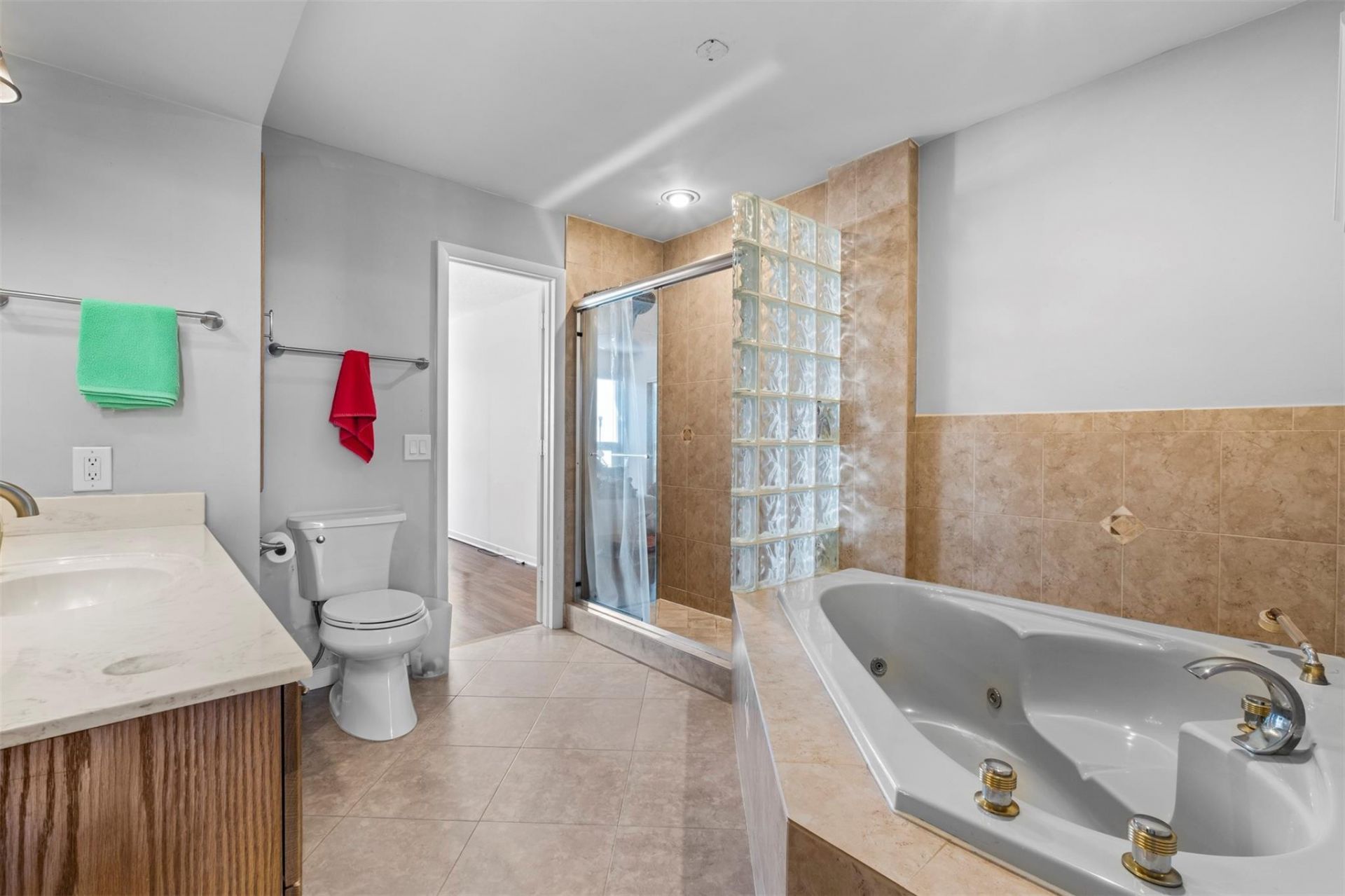 653 Cypress Lane, Unit 21B, Fort Lauderdale, FL 33305 Photo