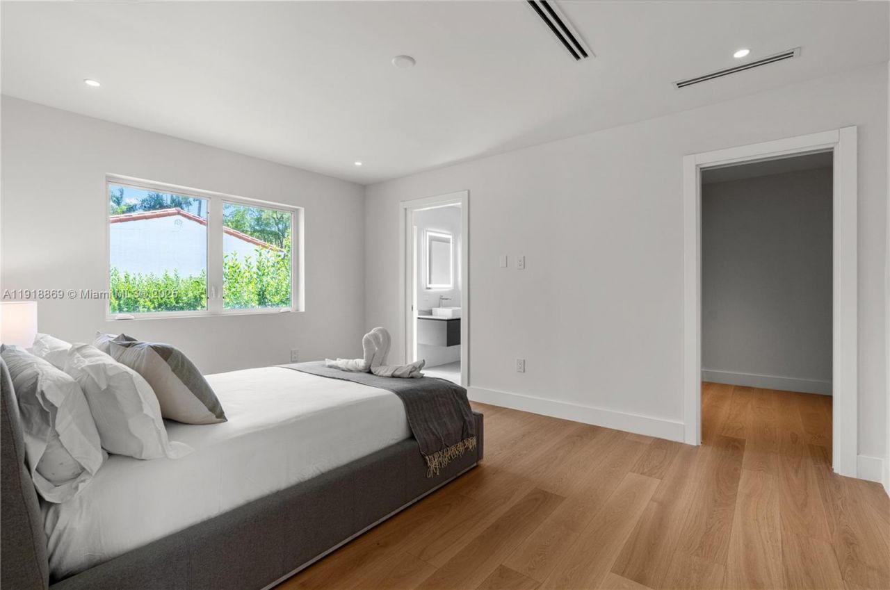 45 NE 104th St, Miami Shores, FL 33138 Photo