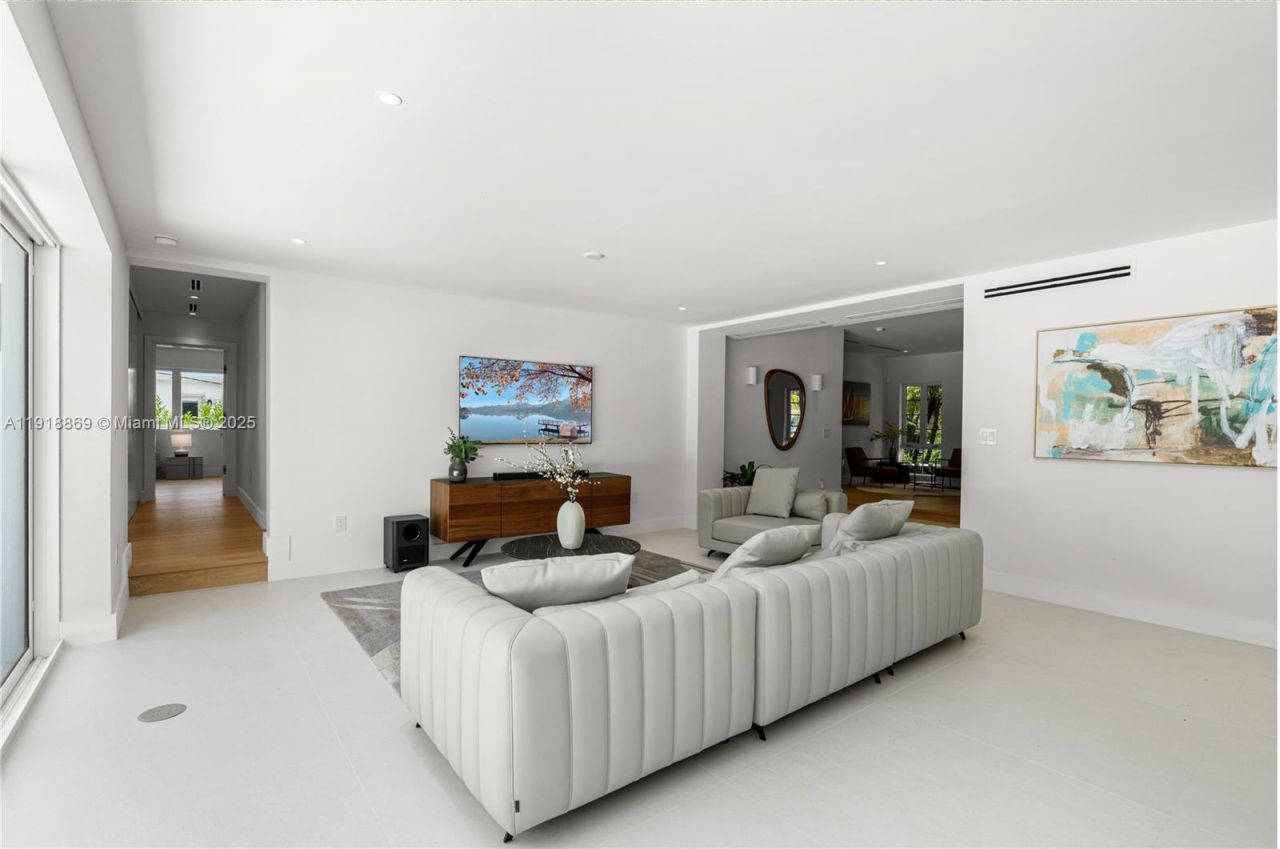 45 NE 104th St, Miami Shores, FL 33138 Photo