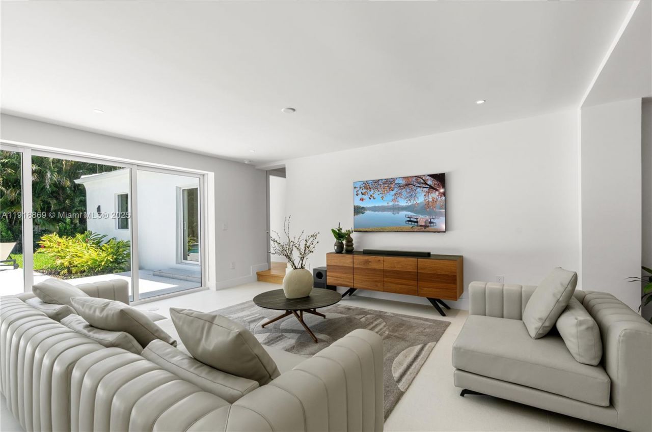 45 NE 104th St, Miami Shores, FL 33138 Photo