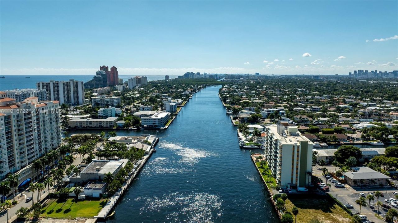 2866 NE 30th St, Fort Lauderdale, FL 33306 Photo