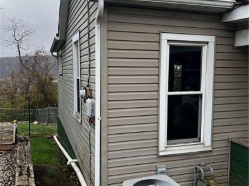 134 Spring Avenue, Mingo Junction, OH 43938 Photo 3