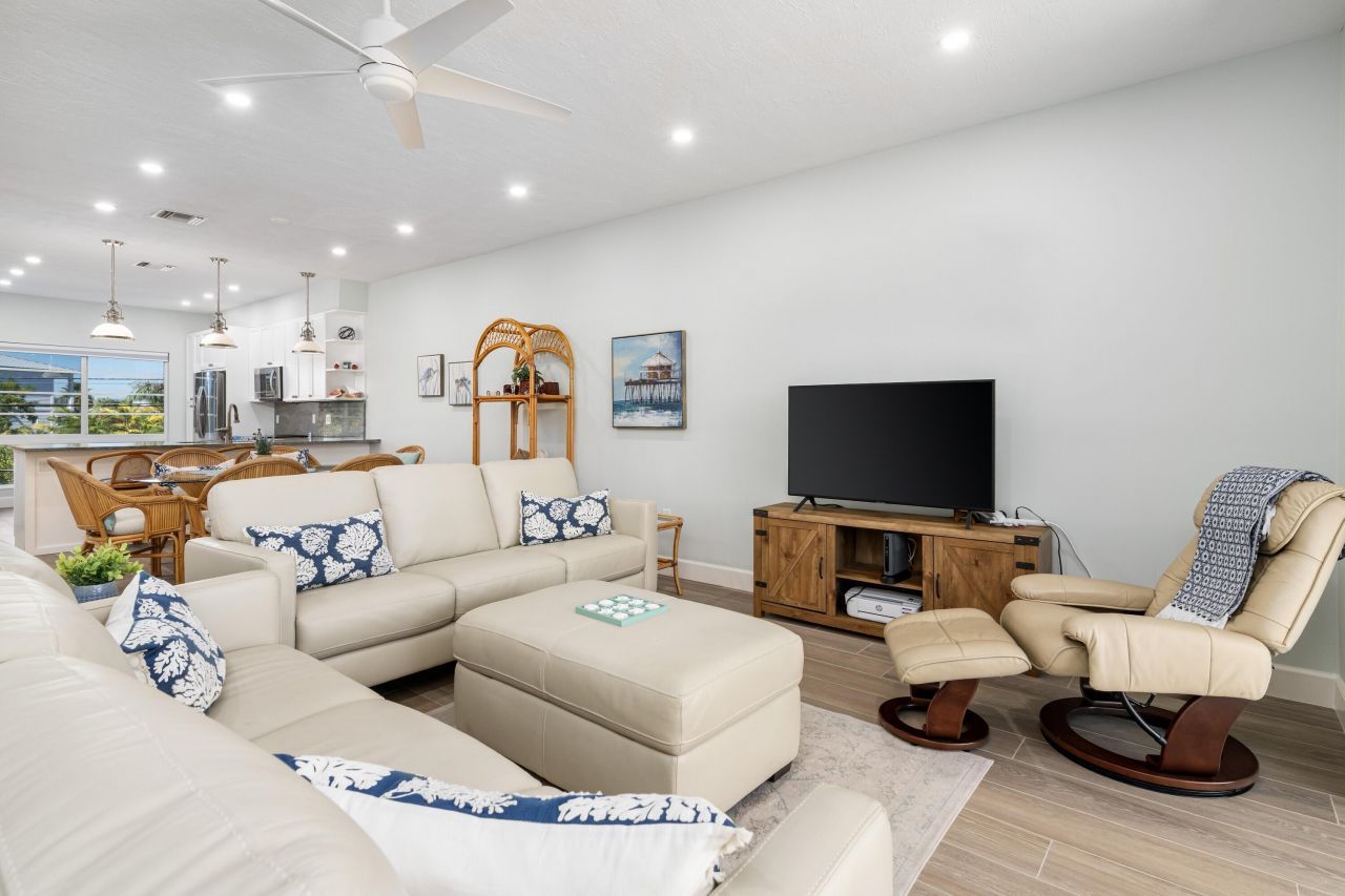 117 Coco Plum Drive, Unit D2, Marathon, FL 33050 Photo