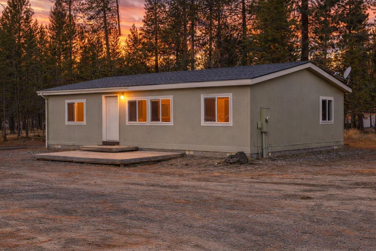 152224 Silver Spur Road, La Pine, OR 97739 Main Photo