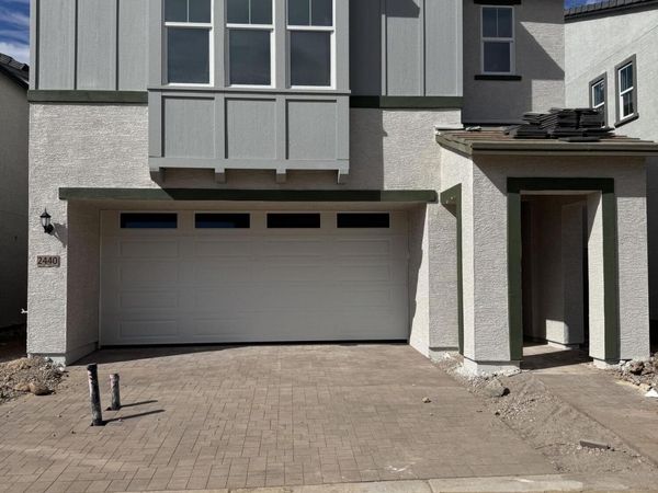 2440 W MAXIMO Way, Phoenix, AZ 85085