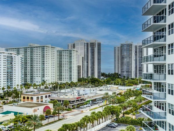 3300 NE 36th St, Unit 1011, Fort Lauderdale, FL 33308