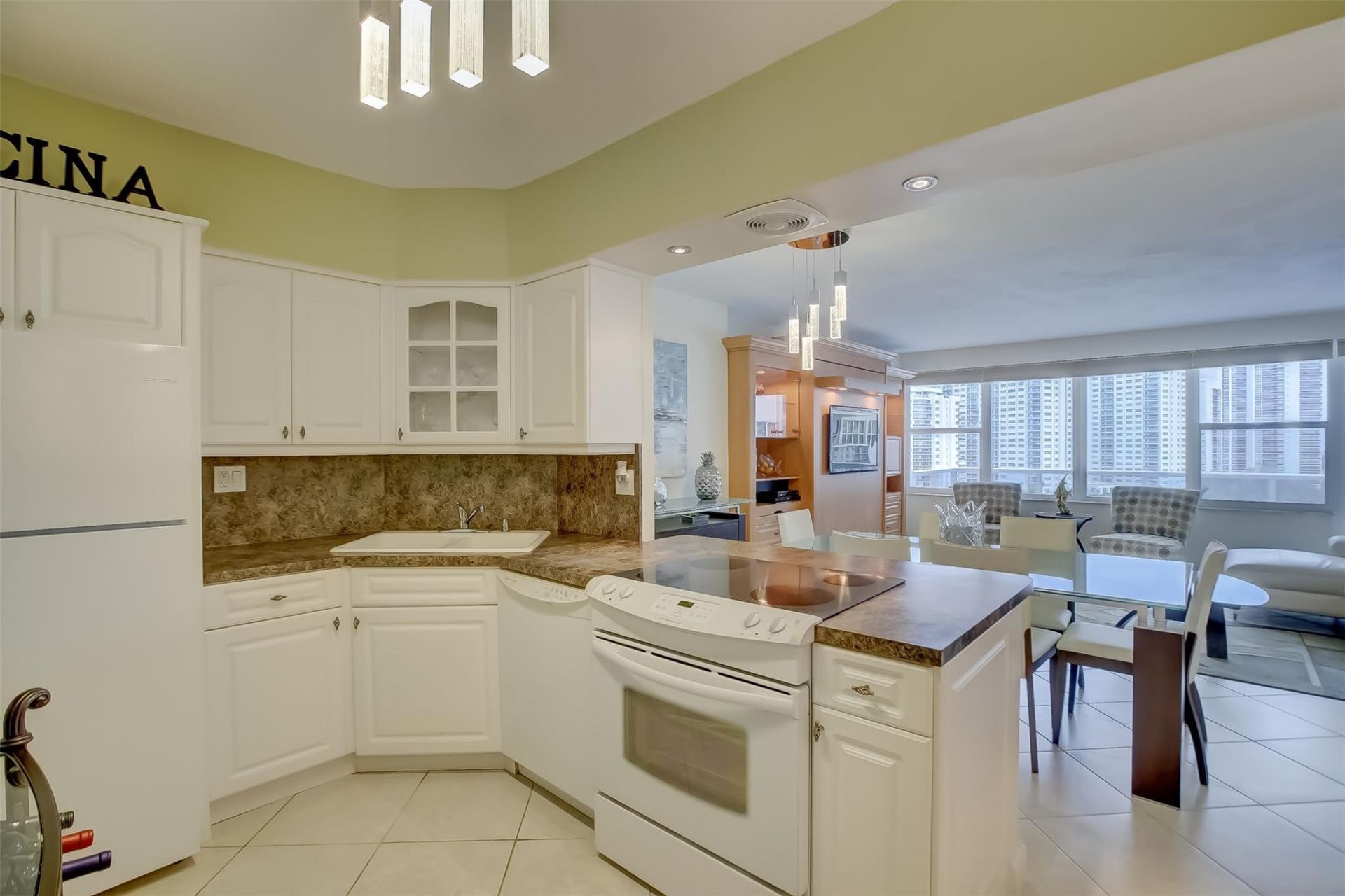 3300 NE 36th St, Unit 1011, Fort Lauderdale, FL 33308 Photo